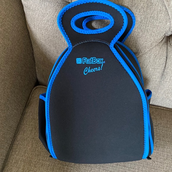 Flatbox Other - NWT FlatBox Neoprene Insulated/Waterproof Lunch Bag & Placemat 15x10 Black/Blue